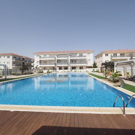 ♥ Sunny&Cozy Family Apartment ★ Walk To The Beach☼ Paralimni Bagian luar foto
