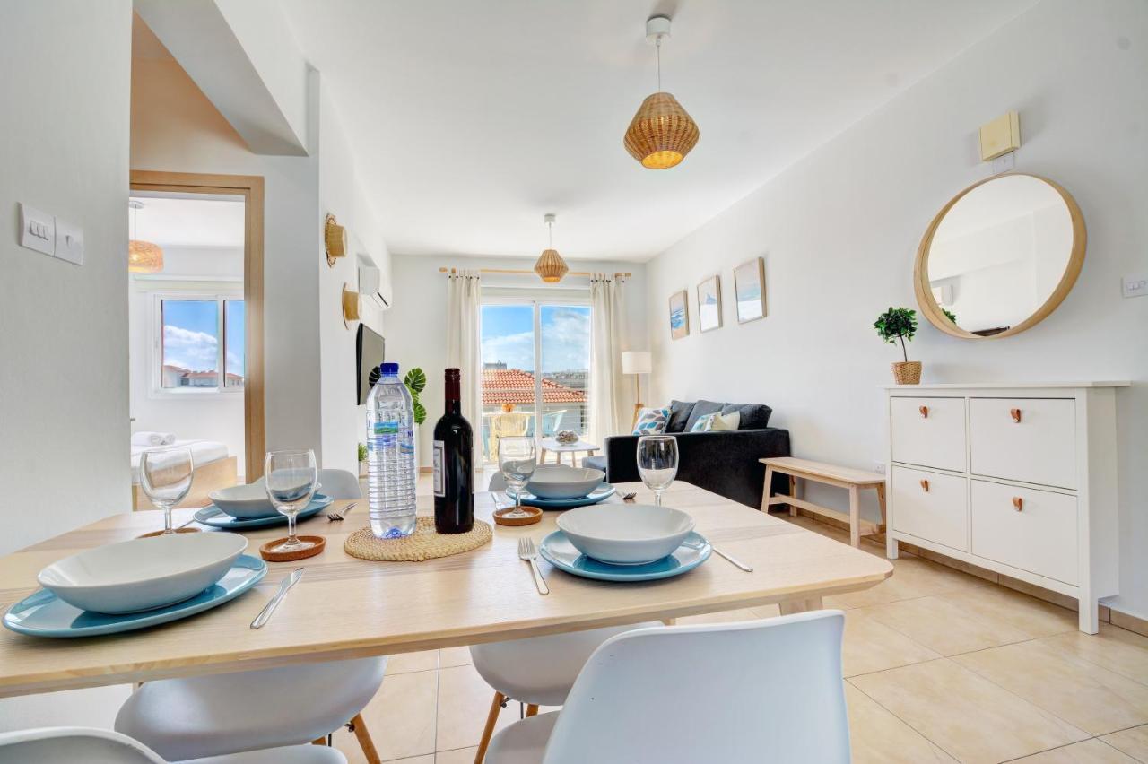 ♥ Sunny&Cozy Family Apartment ★ Walk To The Beach☼ Paralimni Bagian luar foto