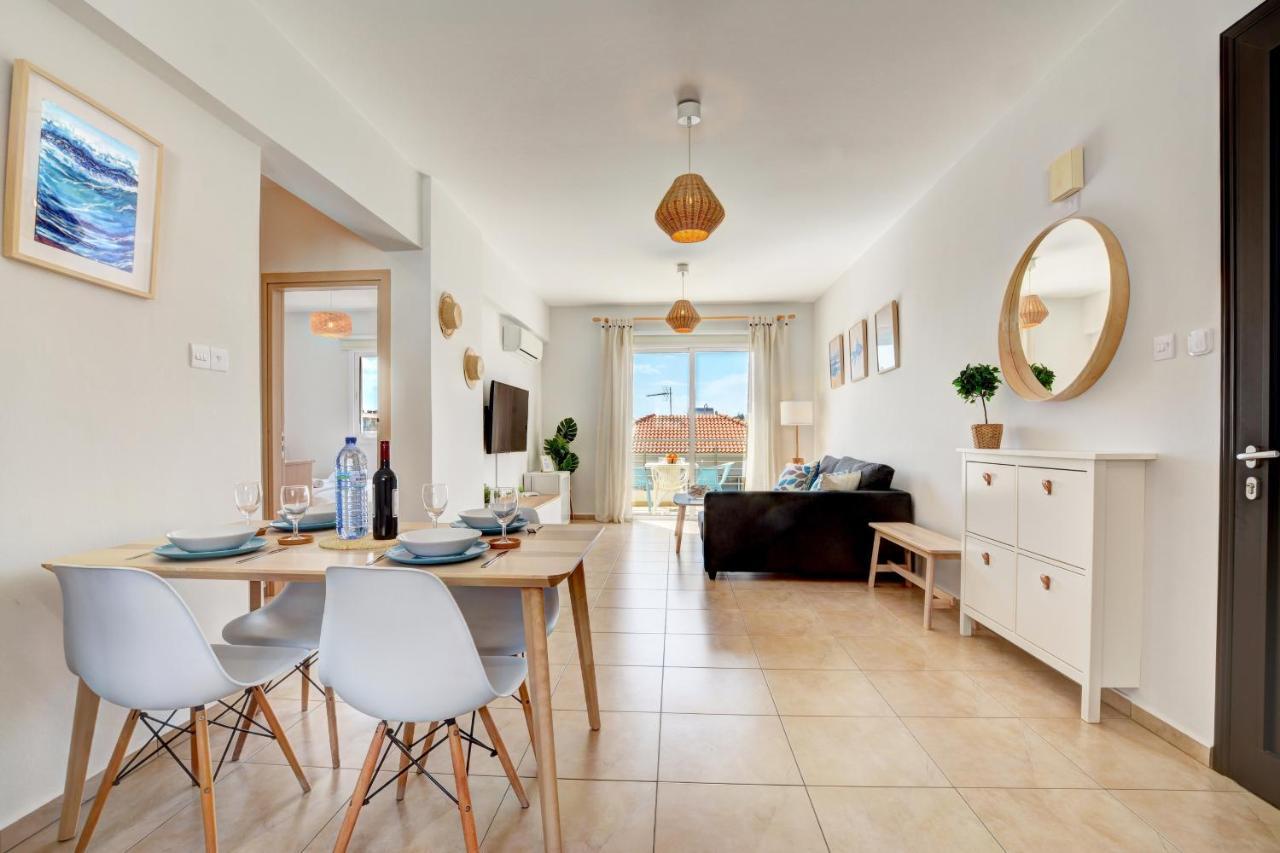 ♥ Sunny&Cozy Family Apartment ★ Walk To The Beach☼ Paralimni Bagian luar foto