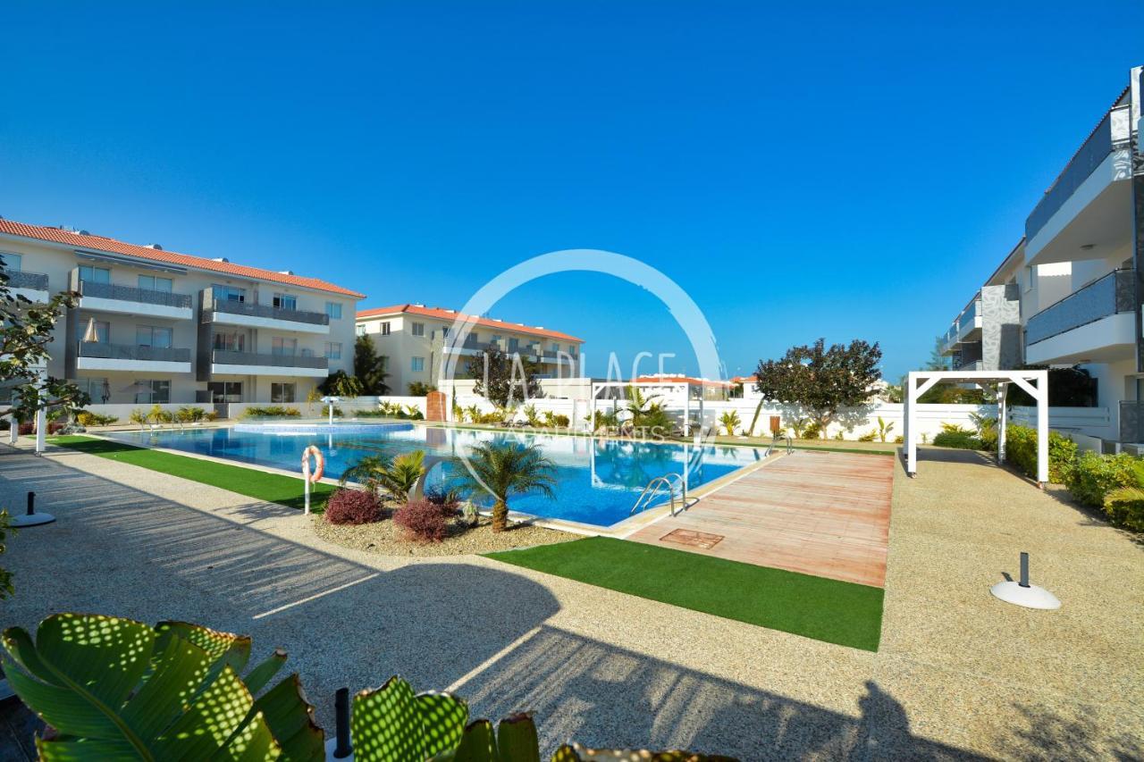 ♥ Sunny&Cozy Family Apartment ★ Walk To The Beach☼ Paralimni Bagian luar foto