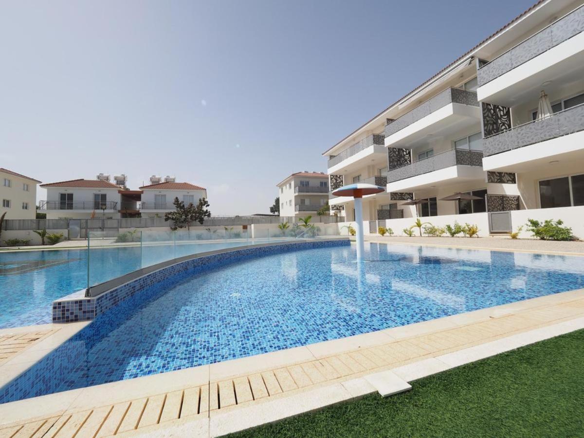 ♥ Sunny&Cozy Family Apartment ★ Walk To The Beach☼ Paralimni Bagian luar foto